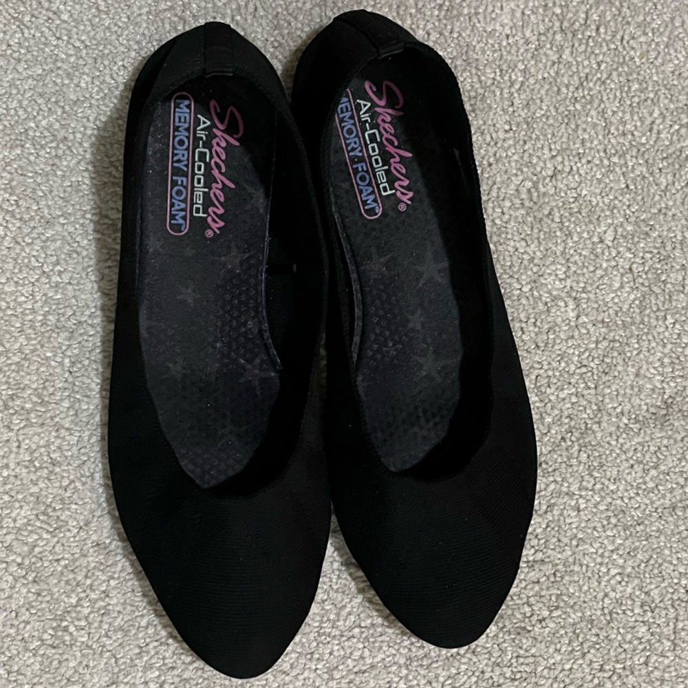 Skechers Women's Black Air-Cooled Flats Size 9